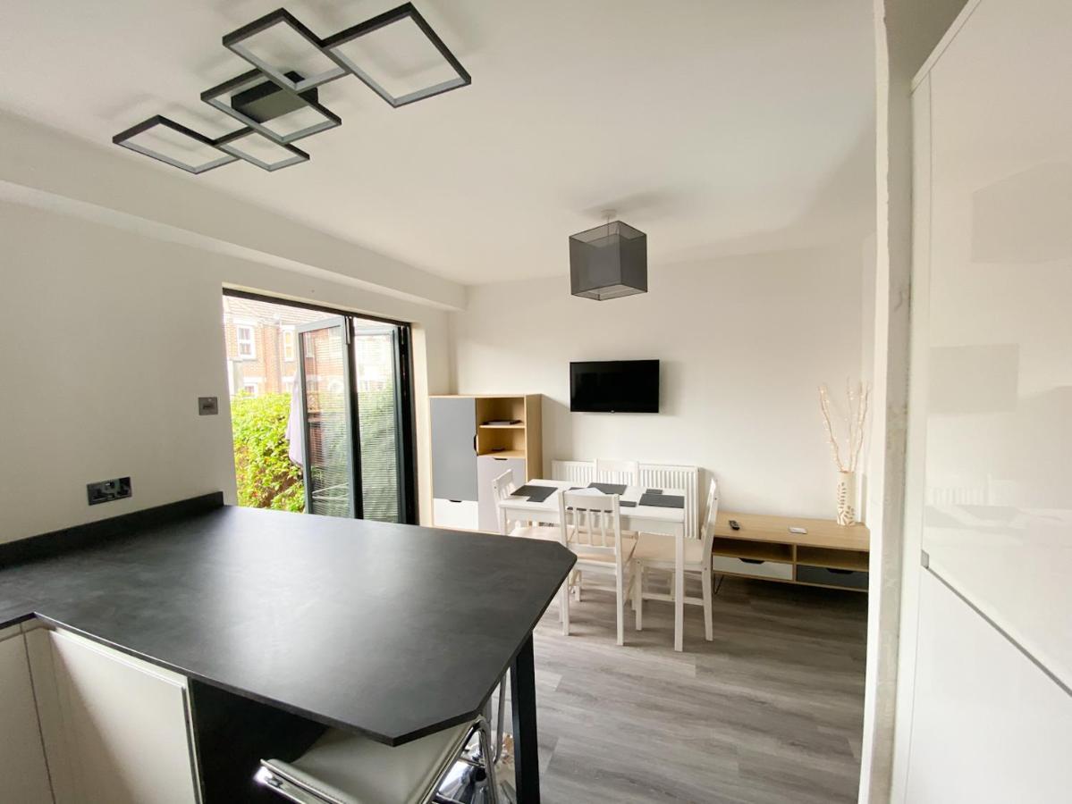 Harbourside House - Great Location - Parking - 2 En-Suites - Sleeps 5 Plus 1 Poole Esterno foto